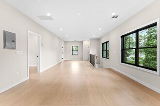 165 Jefferson Ave in Cresskill, NJ - Building Photo - Building Photo