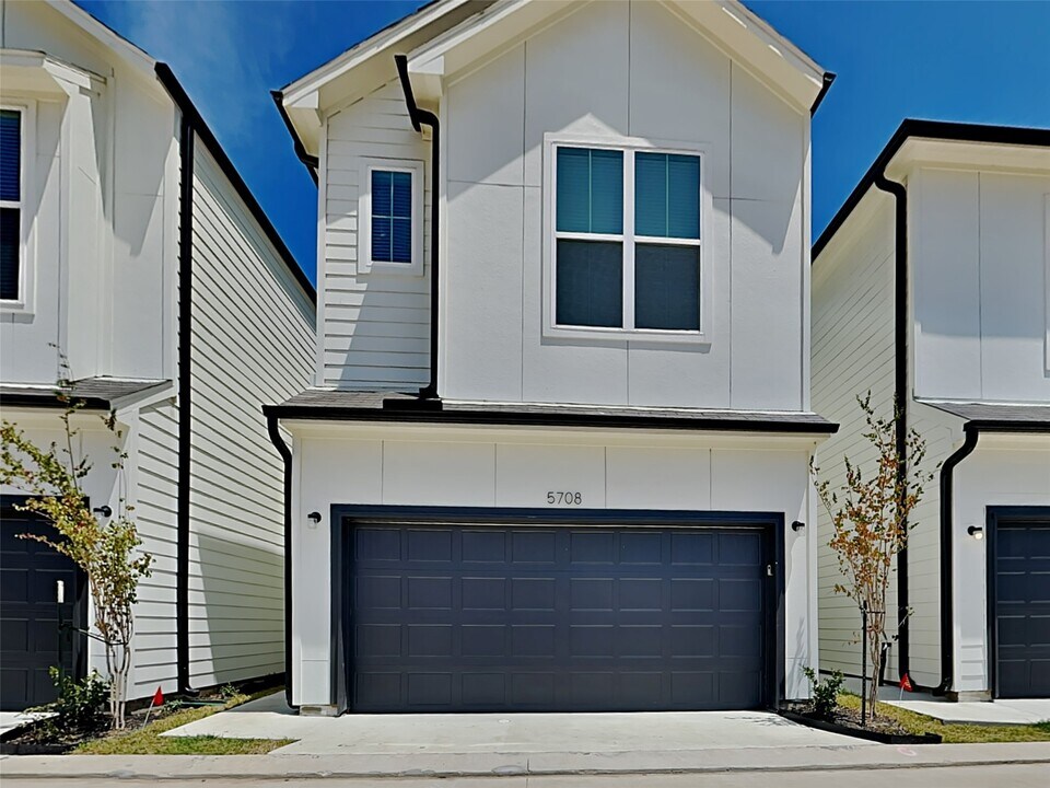 2609 James Madison Way in Houston, TX - Building Photo