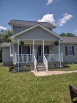 1208 E Main St in Graham, NC - Building Photo