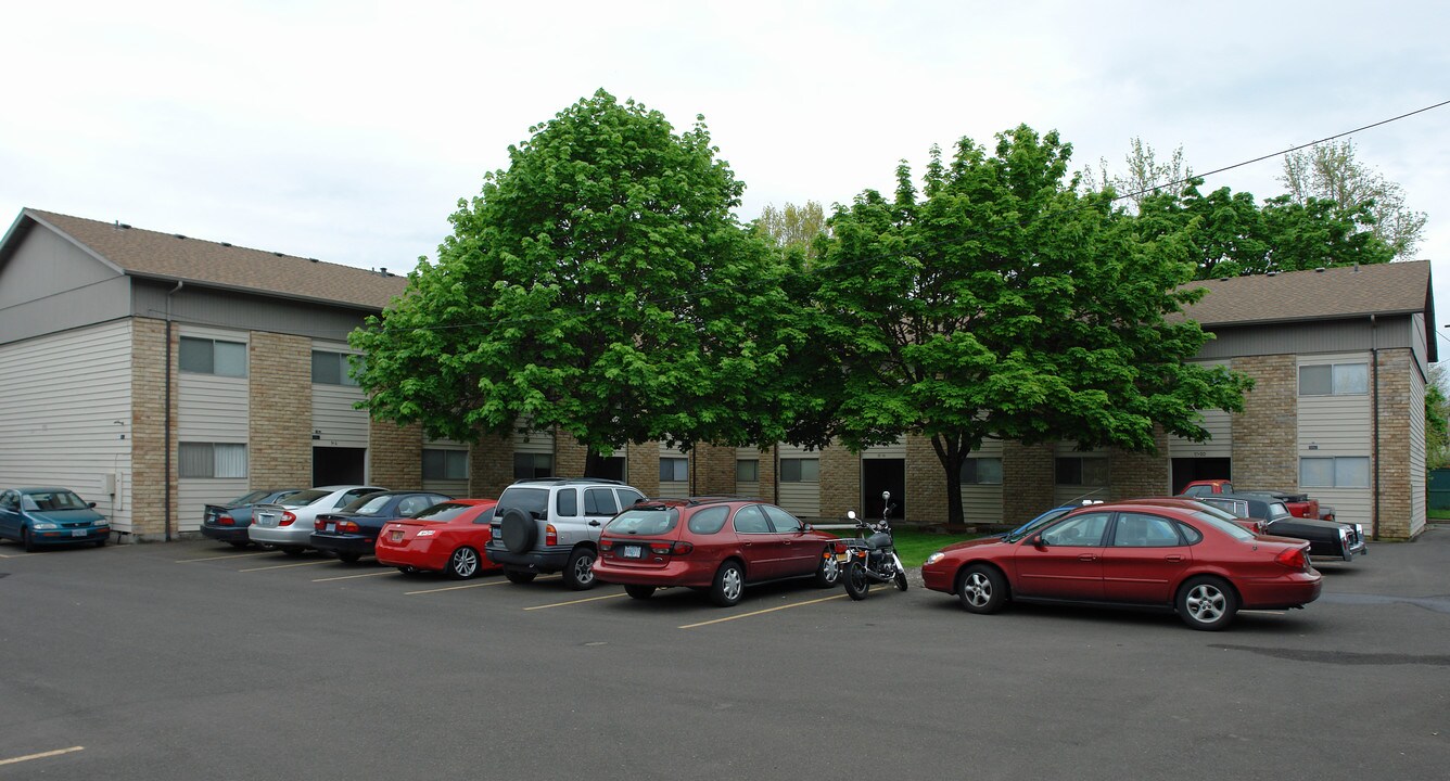 Cordova Apartments in Corvallis, OR - Building Photo