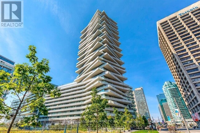 15-2315 Queens Quay E in Toronto, ON - Building Photo - Building Photo