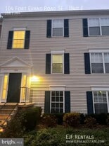 104 Fort Evans Rd SE in Leesburg, VA - Building Photo