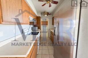 10388 W Fernando Dr in Arizona City, AZ - Building Photo