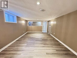 141 Gunn St in Barrie, ON - Building Photo - Building Photo