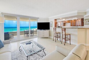 500 S Ocean Blvd in Boca Raton, FL - Building Photo