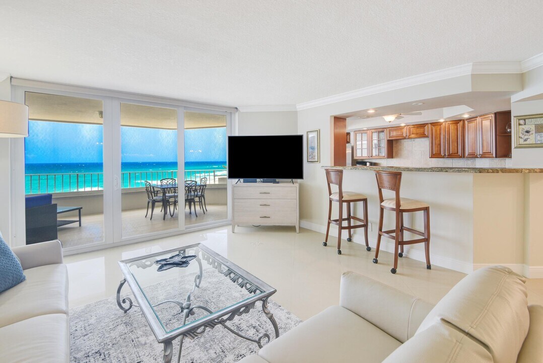 500 S Ocean Blvd in Boca Raton, FL - Building Photo