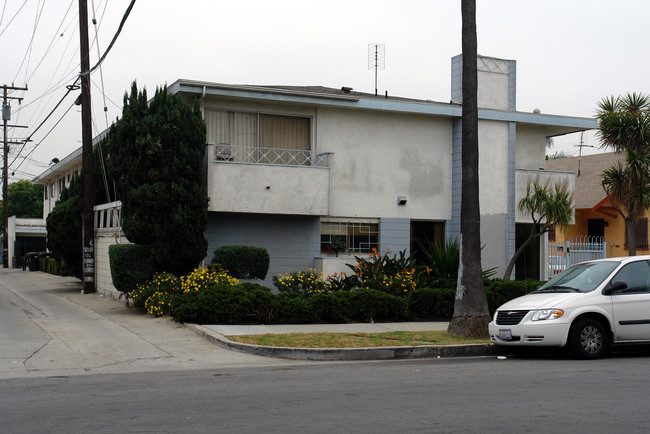 912 E La Brea Dr in Inglewood, CA - Foto de edificio - Building Photo