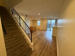 7132 Farralone Ave, Unit 209 in Canoga Park, CA - Building Photo - Building Photo