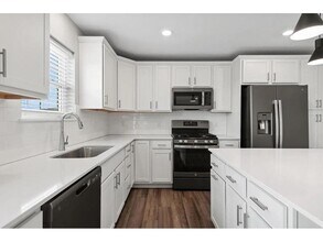 23310 Amber Dr in Rogers, MN - Building Photo - Building Photo