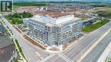 1005 Dundas St E in Oakville, ON - Building Photo - Building Photo