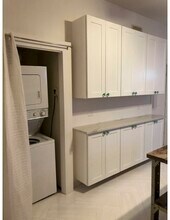 1227 N Rockwell St, Unit 2 in Chicago, IL - Building Photo - Building Photo