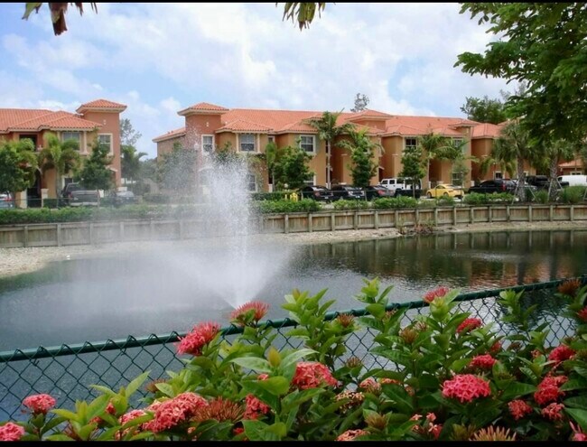 4914 White Mangrove Way E in Fort Lauderdale, FL - Building Photo - Building Photo