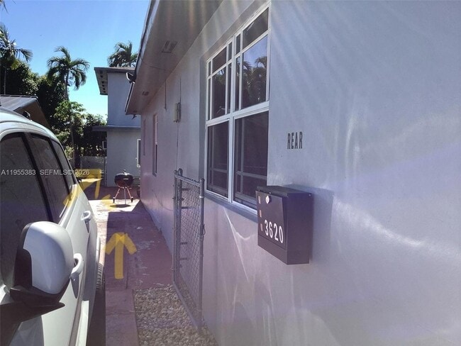 3620 SW 13th Terrace in Miami, FL - Foto de edificio - Building Photo