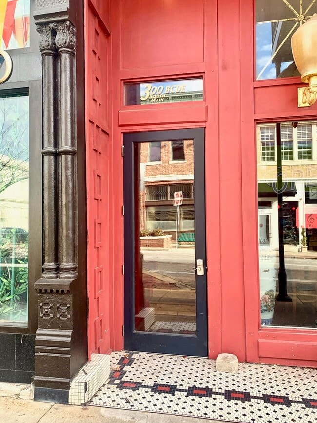 300 S Main St in Jonesboro, AR - Building Photo - Building Photo