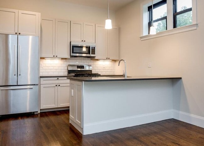 11 Newcomb St in Boston, MA - Building Photo - Building Photo