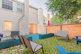 1518 Spindrift Cir W in Neptune Beach, FL - Building Photo - Building Photo