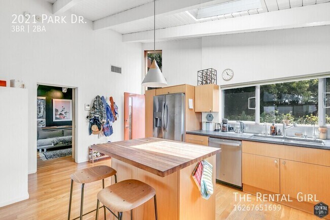 2021 Park Dr in Los Angeles, CA - Building Photo - Building Photo