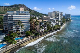 2979 Kalakaua Ave in Honolulu, HI - Building Photo - Building Photo