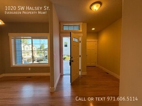 1020 SW Halsey St in Troutdale, OR - Building Photo - Building Photo