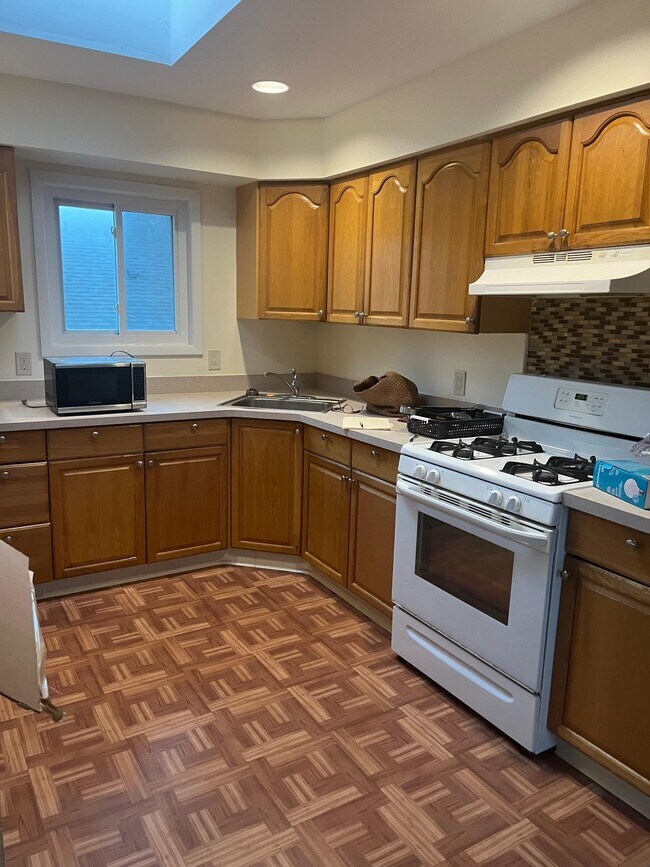 245 E Hudson St in Long Beach, NY - Building Photo - Building Photo