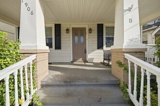 1906 Montclair Ave in Norfolk, VA - Foto de edificio - Building Photo