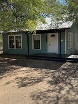 2951 Elm Grove Ln in Buda, TX - Building Photo