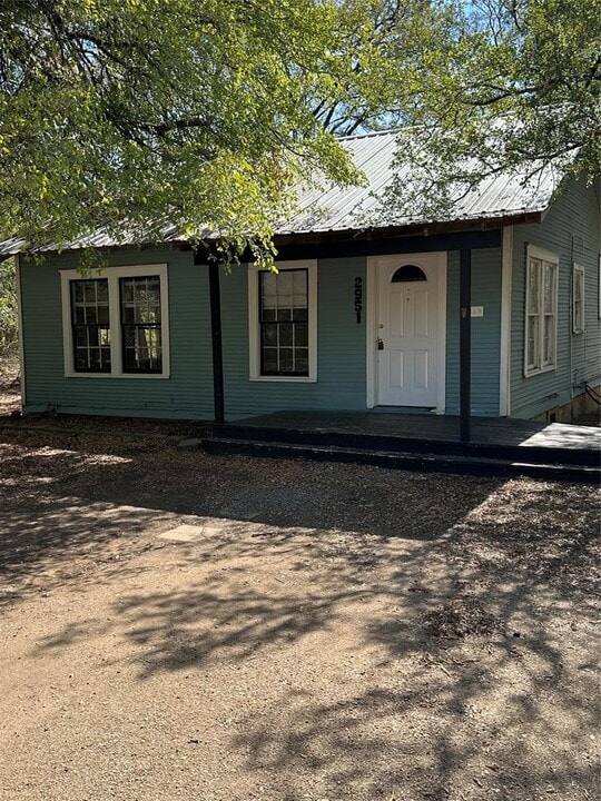 2951 Elm Grove Ln in Buda, TX - Building Photo