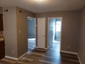 4746 Tishomingo Rd, Unit E in Hillsboro, MO - Building Photo - Building Photo