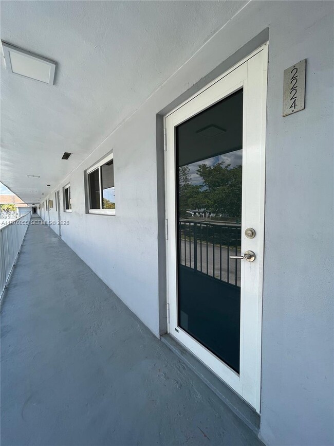 19255 NE 2nd Ave in Miami, FL - Building Photo - Building Photo