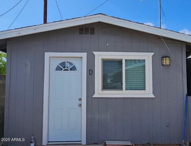 2139 W Vista Ave