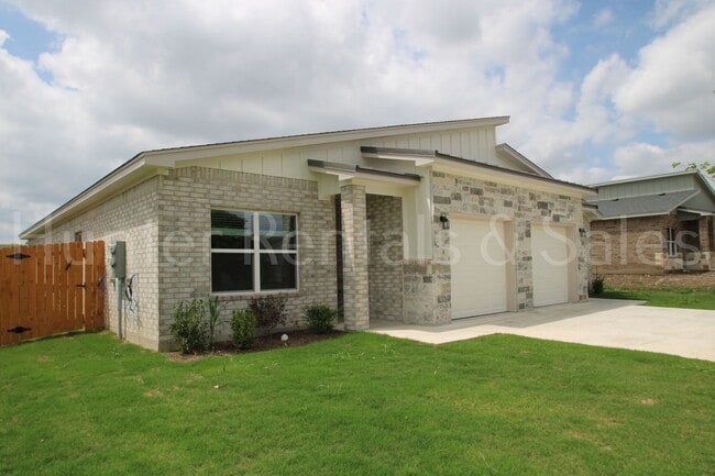 property at 1622 Pima Trail