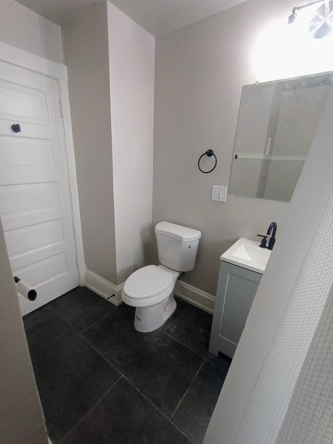 1822 N Warren Ave in Milwaukee, WI - Building Photo - Building Photo