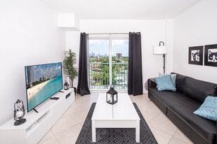 2280 SW 32nd Ave in Miami, FL - Building Photo