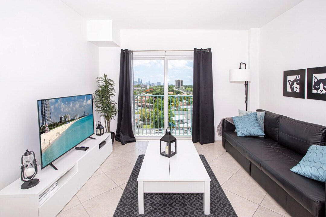 2280 SW 32nd Ave in Miami, FL - Building Photo