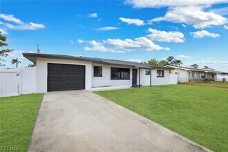 1389 Pine Ave in North Fort Myers, FL - Building Photo - Building Photo