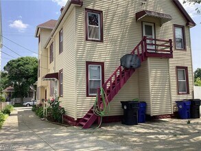 1794 W 54th St in Cleveland, OH - Foto de edificio - Building Photo