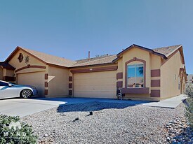 2018 E Calle Arroyo Lindo in Tucson, AZ - Building Photo