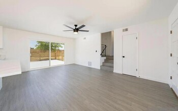 2472 Calle Tortuosa in San Diego, CA - Building Photo - Building Photo