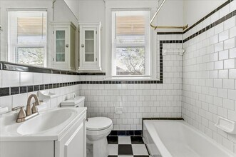 2313 E Broad St in Savannah, GA - Foto de edificio - Building Photo