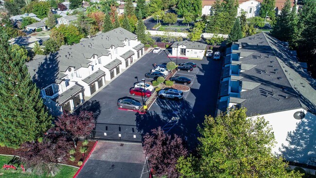 3739 Black Eagle Dr, Unit 20 in Antelope, CA - Building Photo - Building Photo