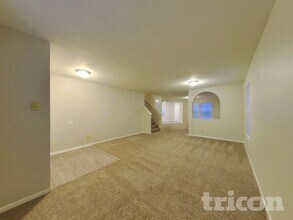 8146 Firefly Way in Indianapolis, IN - Foto de edificio - Building Photo