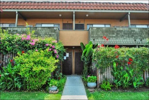 5080 Romaine St in Los Angeles, CA - Foto de edificio - Building Photo