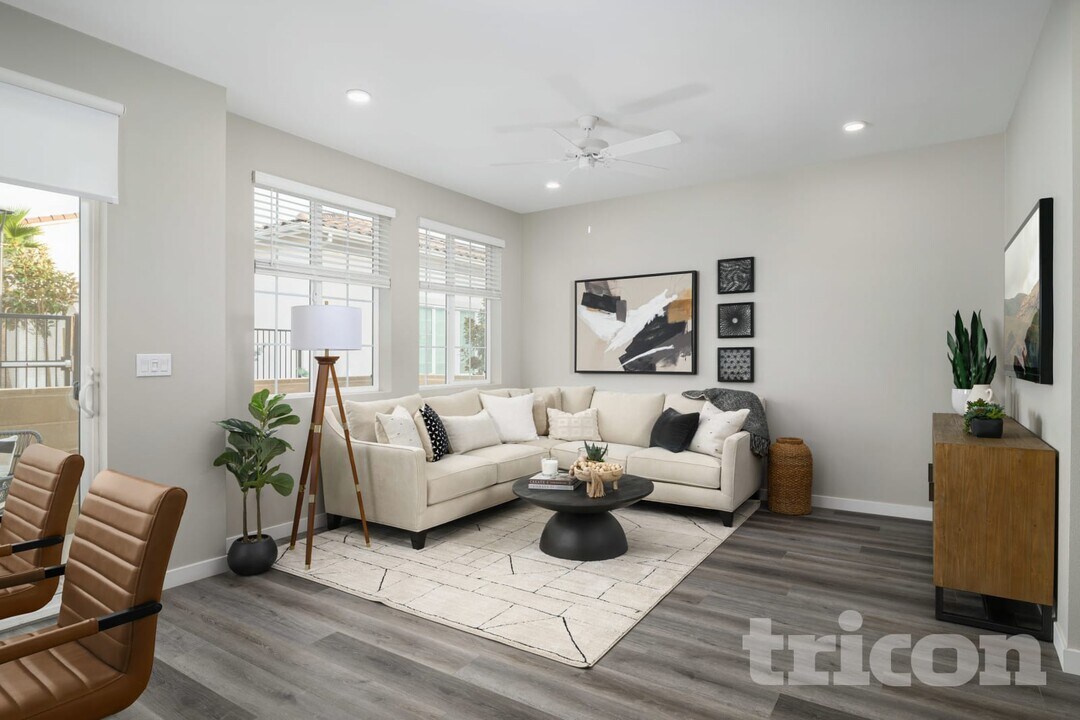 10600 Barrena Lp in Elk Grove, CA - Foto de edificio