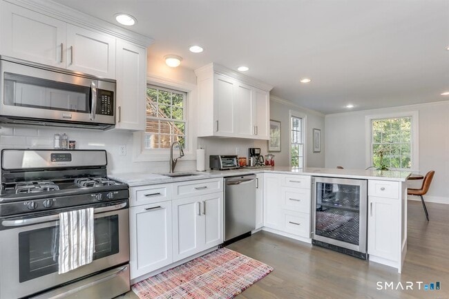 100 Gould Ave in Fairfield, CT - Building Photo - Building Photo