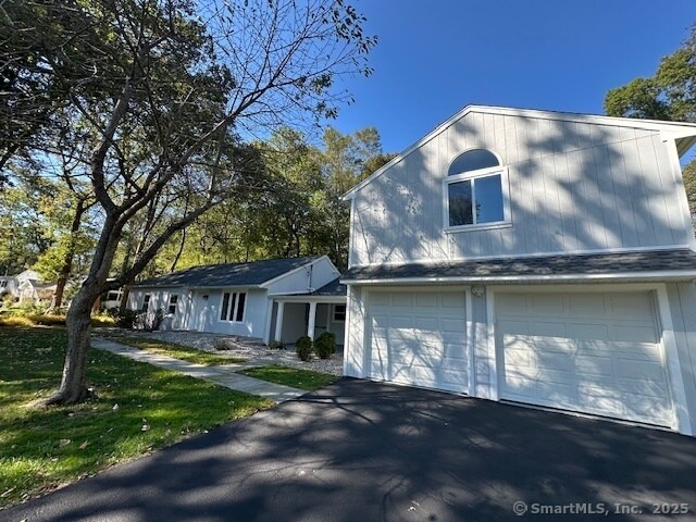 21 Half Mile Common in Westport, CT - Building Photo