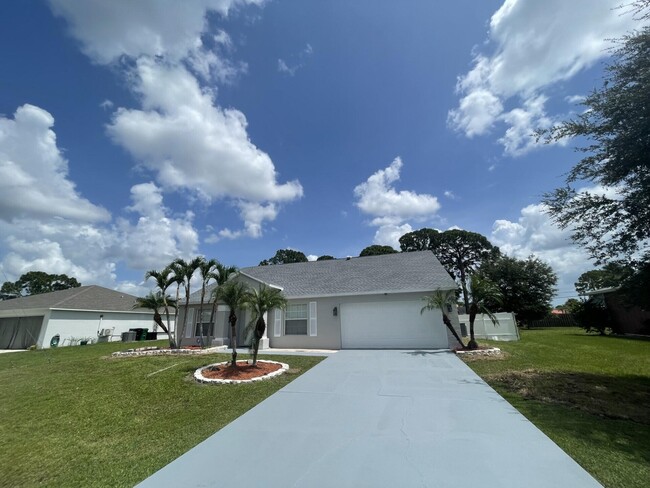 1137 SW Coleman Ave in Port St. Lucie, FL - Building Photo - Building Photo