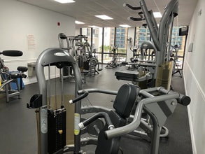 2401 S Ocean Dr, Unit 507 in Hollywood, FL - Building Photo - Building Photo