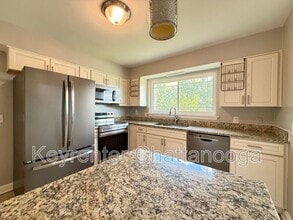 7813 Holiday Hills Cir in Chattanooga, TN - Foto de edificio - Building Photo
