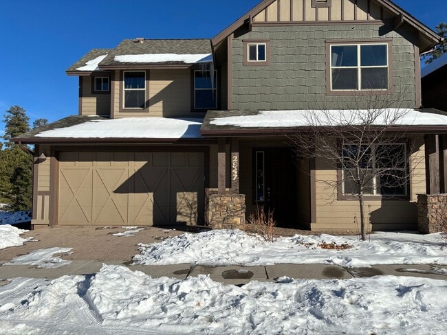 property at 2547 W Pollo Cir