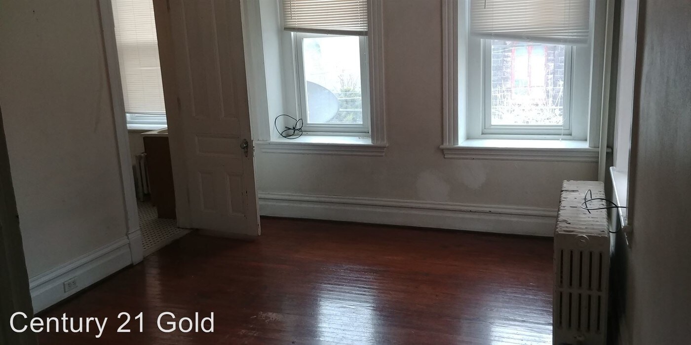1335 Perkiomen Ave in Reading, PA - Building Photo